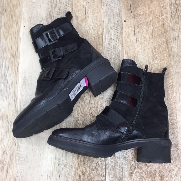 Hipanitas Vali Chunky Buckle Boots 